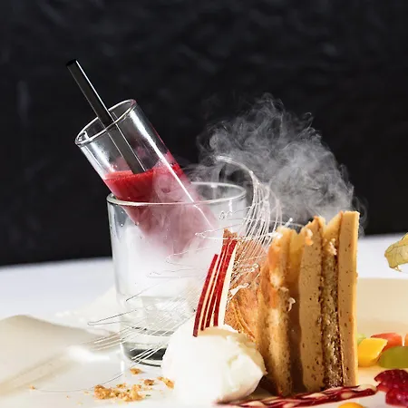 Ochsen & Restaurant / Basel