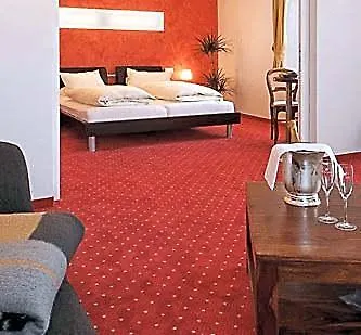 Hotel Ochsen & Restaurant / Basel Binzen