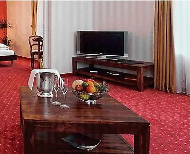 Hotel Ochsen & Restaurant / Basel Binzen